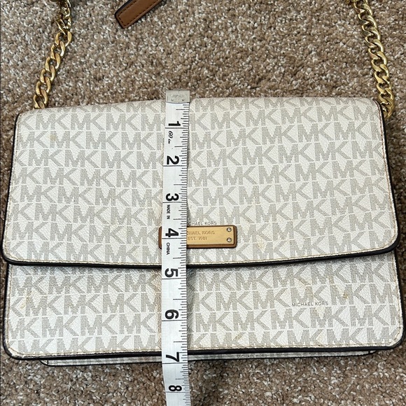 Michael Kors Cream and Tan Crossbody Bag with Gold Chain signature monogram - Picture 5 of 13